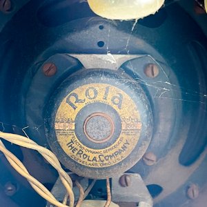 Radio Antigua de Madera con Parlante Rola - imagen 5
