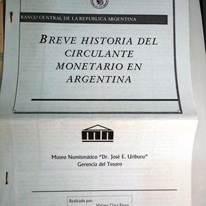 Lote de 18 Publicaciones sobre Numismática Argentina: Boletines, Catálogos y Monedas - imagen 2