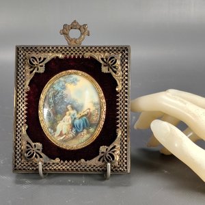 Miniatura Pintada a Mano Escena Costumbrista Firmada en Marco de Bronce - imagen 11