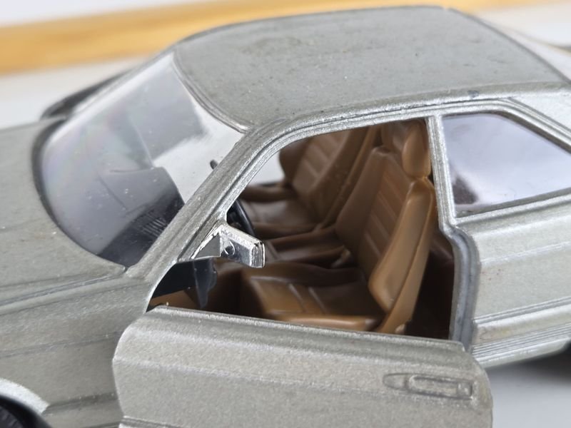 Modelo de coche Mercedes Burago escala 1-26 - imagen 7