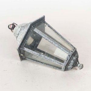 Lote siguiente: Farol Colgante de Metal y Vidrio con Desgaste