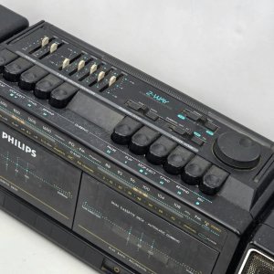Radio Grabador Philips con Doble Cassette y Ecualizador Gráfico - imagen 5