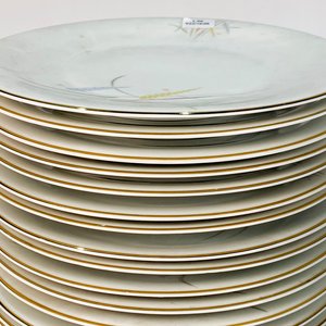 Lote de 24 Platos de Porcelana Bavaria Eddelstein Blancos con Hojas y Espigas - imagen 3