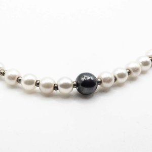 Lote anterior: Collar de Perlas Fantasía con Cierre de Plata