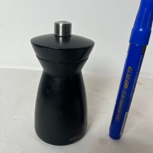 Pimentero Clásico Negro de Madera con Mecanismo Metálico - imagen 2