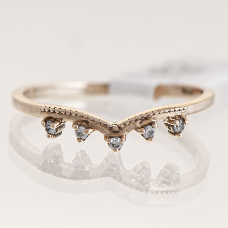 Lote anterior: Anillo de oro con diamantes