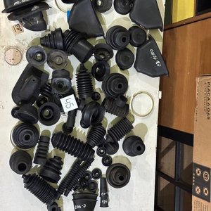 Lote siguiente: Lote de Fuelles y Guardapolvos de Goma para Automotor