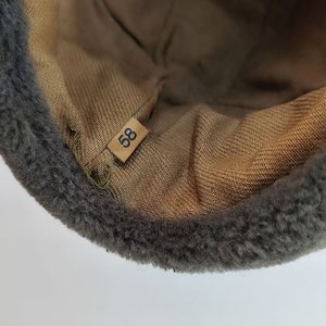 Gorro de Invierno Policía Democrática Alemana Talle 58 con Insignia - imagen 4