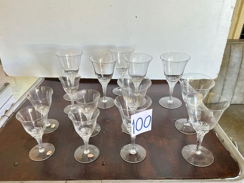 Cristales de vidrio para vino variados - imagen 2