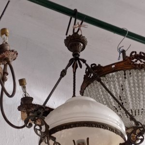 Quinqué de Bronce con Diseño Calado y Relieves, Tulipa con Fisura - imagen 4