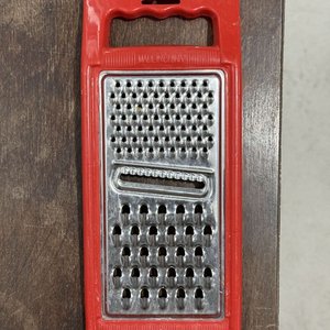 Lote de Utensilios de Cocina: Rallador, Cernidores y Cucharas - imagen 9