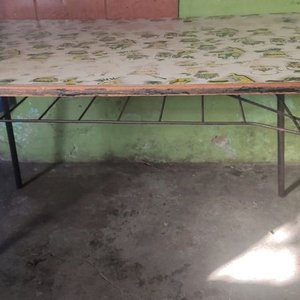 Mesa Plegable Metálica con Diseño "Buena Mesa" - imagen 1