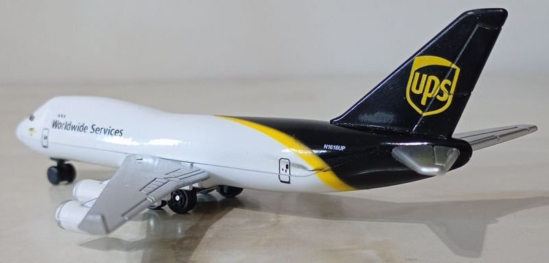 Avión Boeing 747 a escala de la empresa UPS - imagen 6