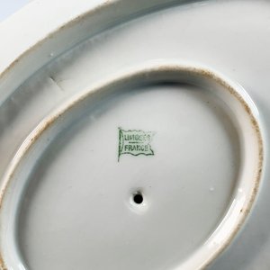 Salsera de Porcelana Limoges Blanca con Decoración Floral y Platillo - imagen 3