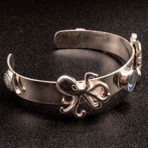 Pulsera Esclava de Plata 950 con Topacio y Dijes Marinos - imagen 2