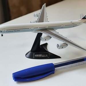 Lote anterior: Maqueta Avión Airbus A340-600 Cathay Pacific Escala 1/500 con Base