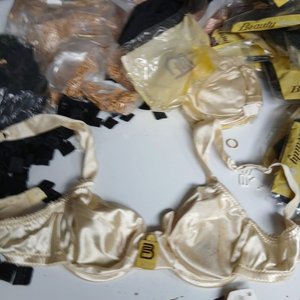 Lote de 10 Bolsas con Sostén y Repuestos para Lencería - imagen 3