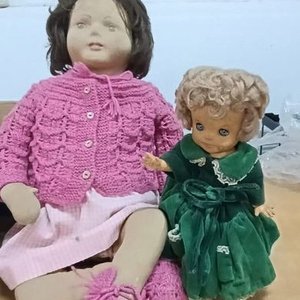 Lote de 4 Muñecos Antiguos con Ropas Tejidas a Mano - imagen 3