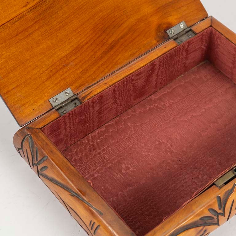 Caja de madera tallada decorado molino - imagen 2