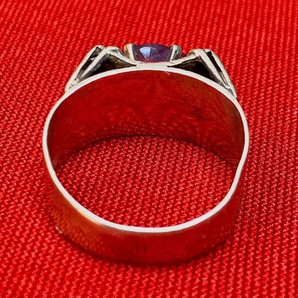 Anillo de plata con piedra central color violeta - imagen 7