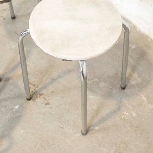 Juego de 4 Banquetas Redondas Tapizadas con Patas Cromadas - imagen 2