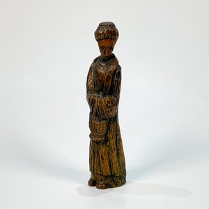 Lote anterior: Talla de Madera: Dama Oriental con Canasto - 23 cm