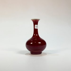 Florero de Porcelana Roja con Cuello Largo - imagen 1