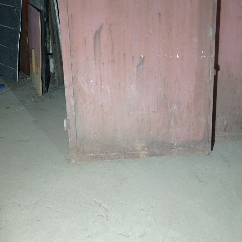 Puerta de hierro en carpintería, dos hojas y marco - imagen 2