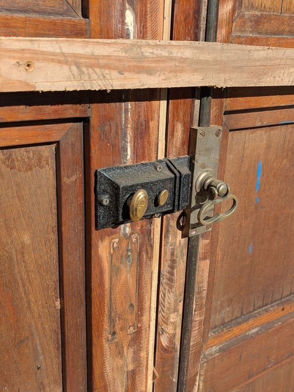Puerta doble en cedro con marco de pinotea - imagen 6