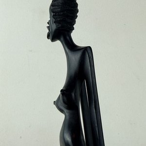 Talla Africana Estilizada de Ébano: Dama Elegante - imagen 5