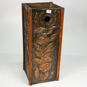Lote anterior: Paragüero Vintage de Cobre y Madera con Diseño Floral