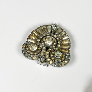 Lote de 6 Accesorios Vintage: Clips, Prendedor, Portalibretas y Polvera - imagen 4