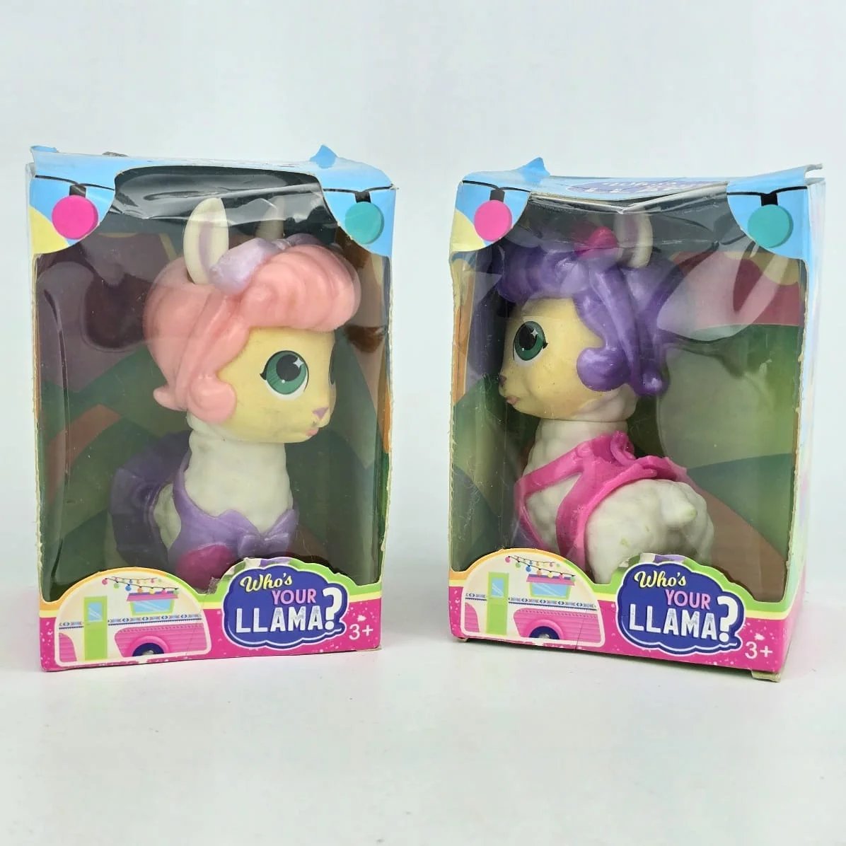 Dos Figuras de Juguete "Who's Your Llama?"