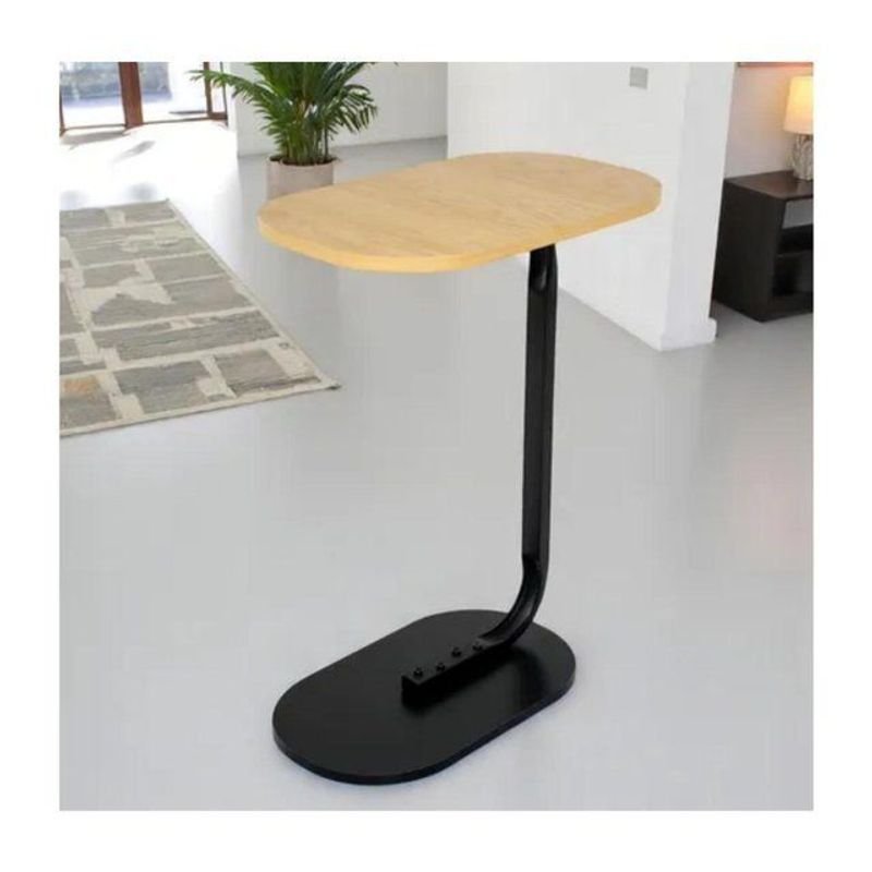 Lote siguiente: Mesa Auxiliar de Madera con Decoración