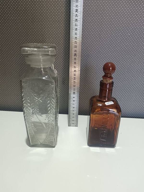 Dos frascos de licor para coleccionistas - imagen 1