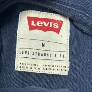 Lote de Ropa: Camisas, Bermudas y Chombas de Marca (Levi's, Penguin, Polo Golf) - imagen 6