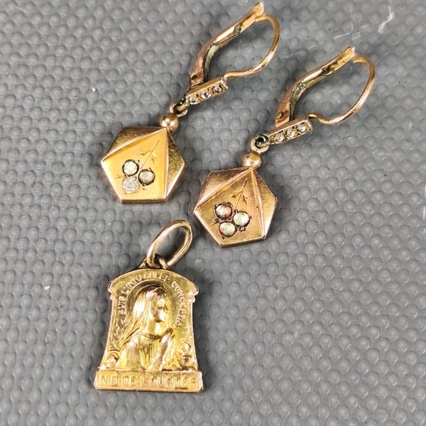 Par de Caravanas y Dije "Virgen de Lourdes" Enchapado FIX con Circonitas - imagen 1