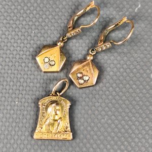 Par de Caravanas y Dije "Virgen de Lourdes" Enchapado FIX con Circonitas - imagen 1