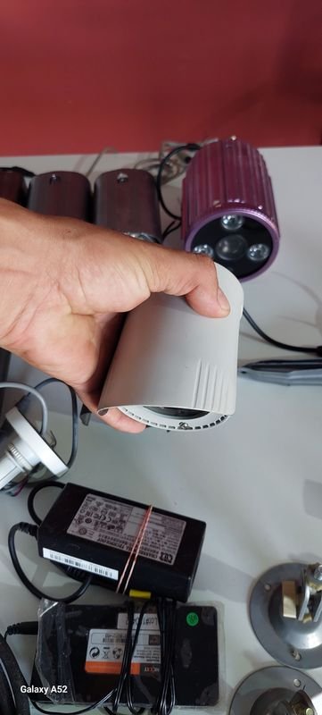 Gran lote de cámaras de seguridad y cables - imagen 10
