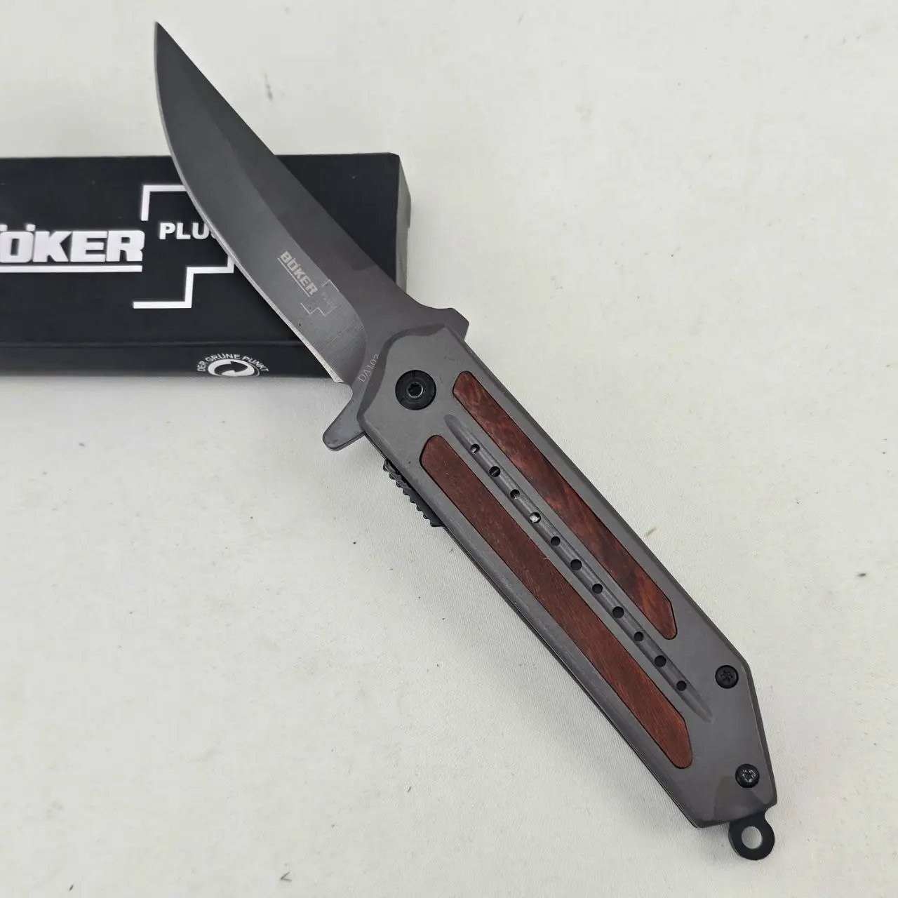 Navaja Plegable Boker Plus con Detalles en Madera