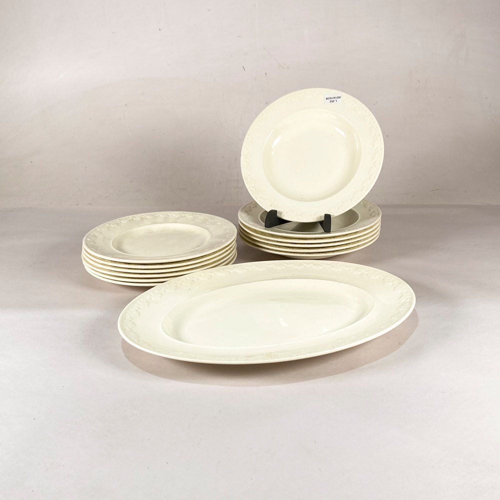 Juego de Vajilla de Loza Beige Wedgwood Etruria - Fuente Oval y Platos