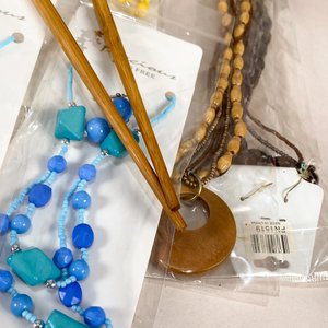 Lote de 8 Collares y Palitos Chinos Decorativos - imagen 3