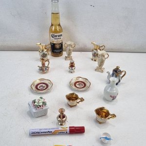 L 449 - Varias Piezas - Atractivo lote de miniaturas decorativas con jarrones, pocillos y tetera, ideales para coleccionistas y maquetas. - imagen 2