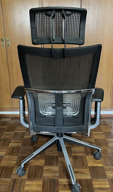Sillón de computadora con posa brazos a gas, funcionando - imagen 3