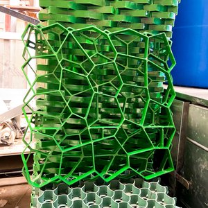 Cincuenta Rejillas para Césped de PVC (50x50 cm) - imagen 4