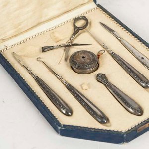 Juego de Neceser de Plata con Estuche y Tijera - imagen 2