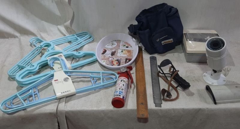 Lote anterior: Caja con accesorios y herramientas