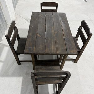 Juego de Mesa Rústica Rectangular con 4 Sillas de Madera Oscura - imagen 1