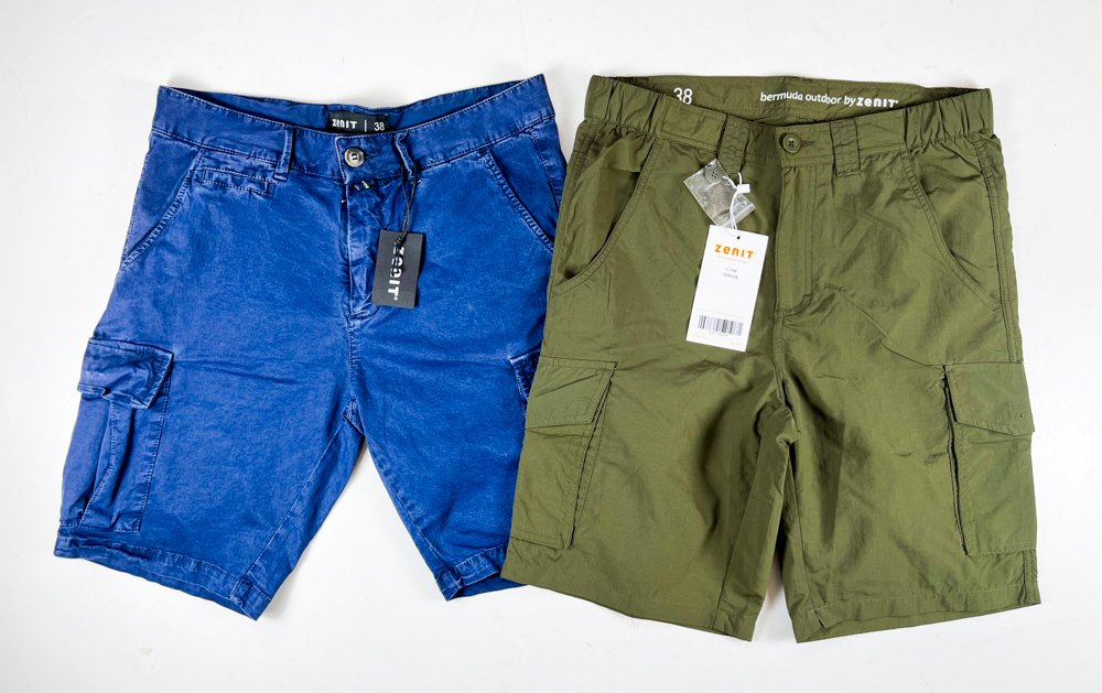 Lote siguiente: Dos pares de shorts Zenit, color azul y oliva