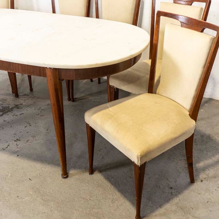 Mesa de comedor danesa con diseño detallado y tapicería fácil de limpiar - imagen 3